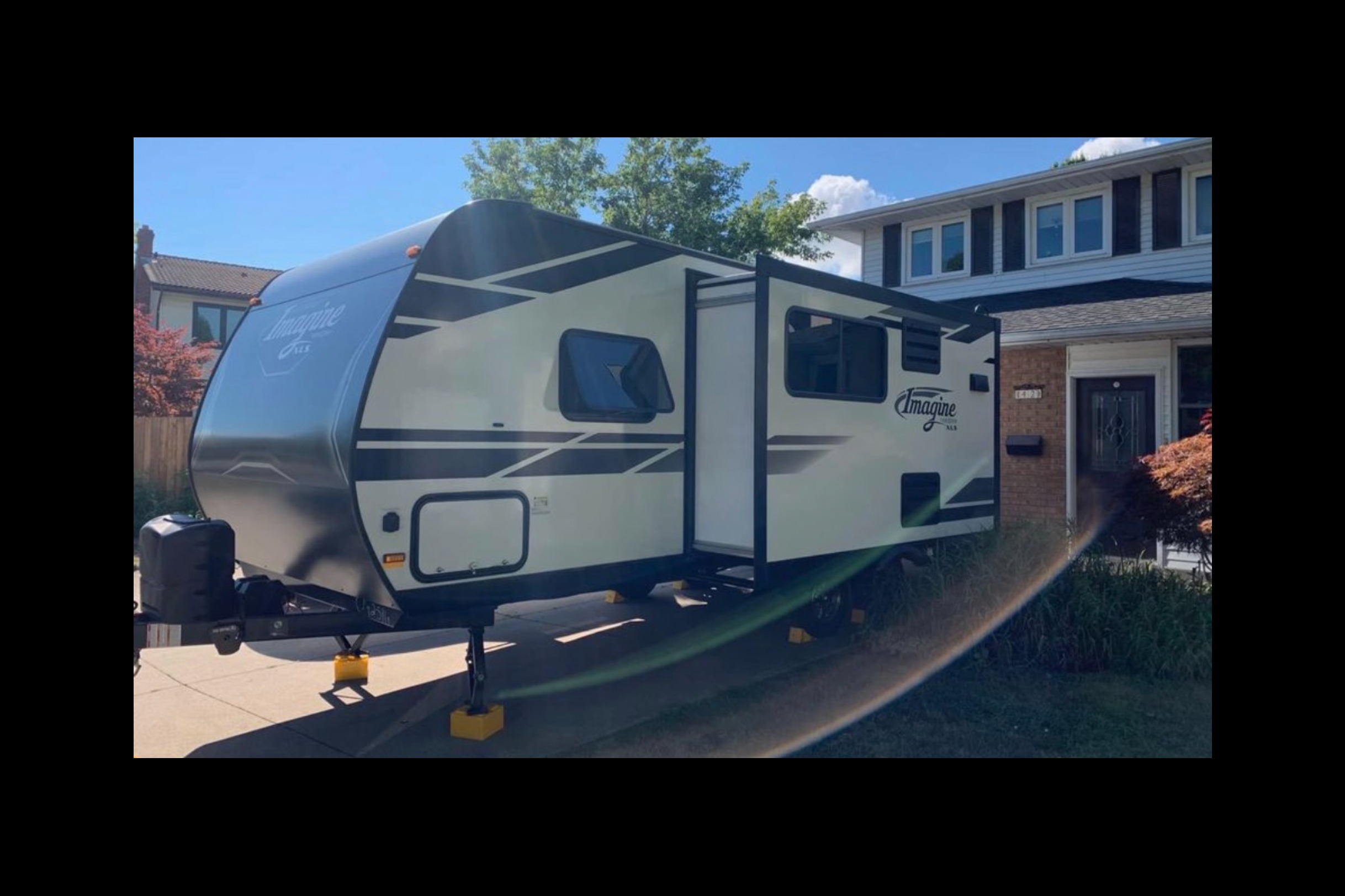 Michel 's Imagine Grand Design 22MLE Travel Trailer