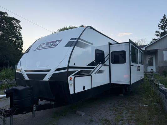 Rasheela's Coleman 2856H5 Travel Trailer