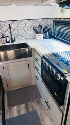 Rasheela's Coleman 2856H5 Travel Trailer