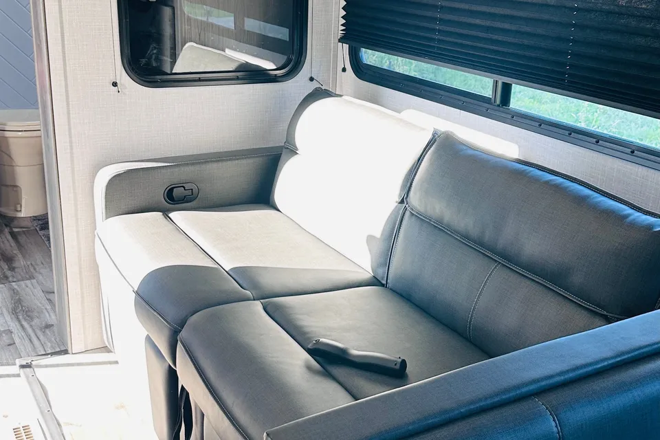 Rasheela's Coleman 2856H5 Travel Trailer