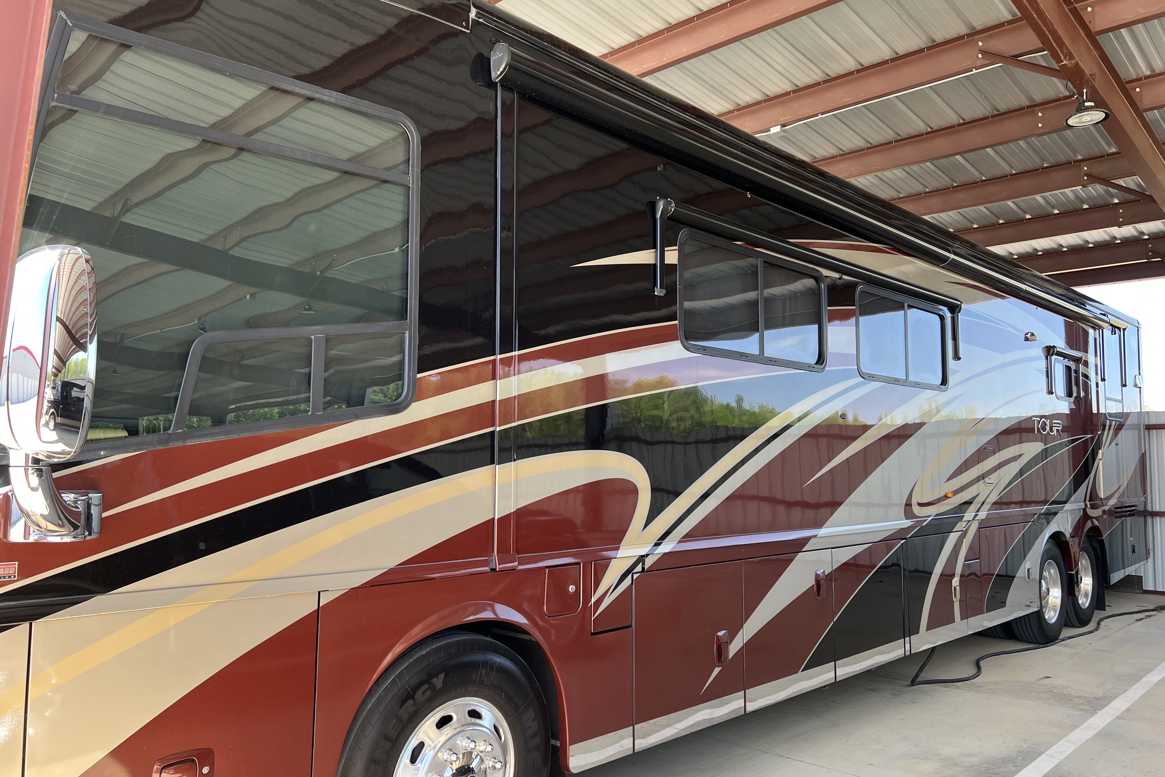 scott's Winnebago tour42 QD Class A