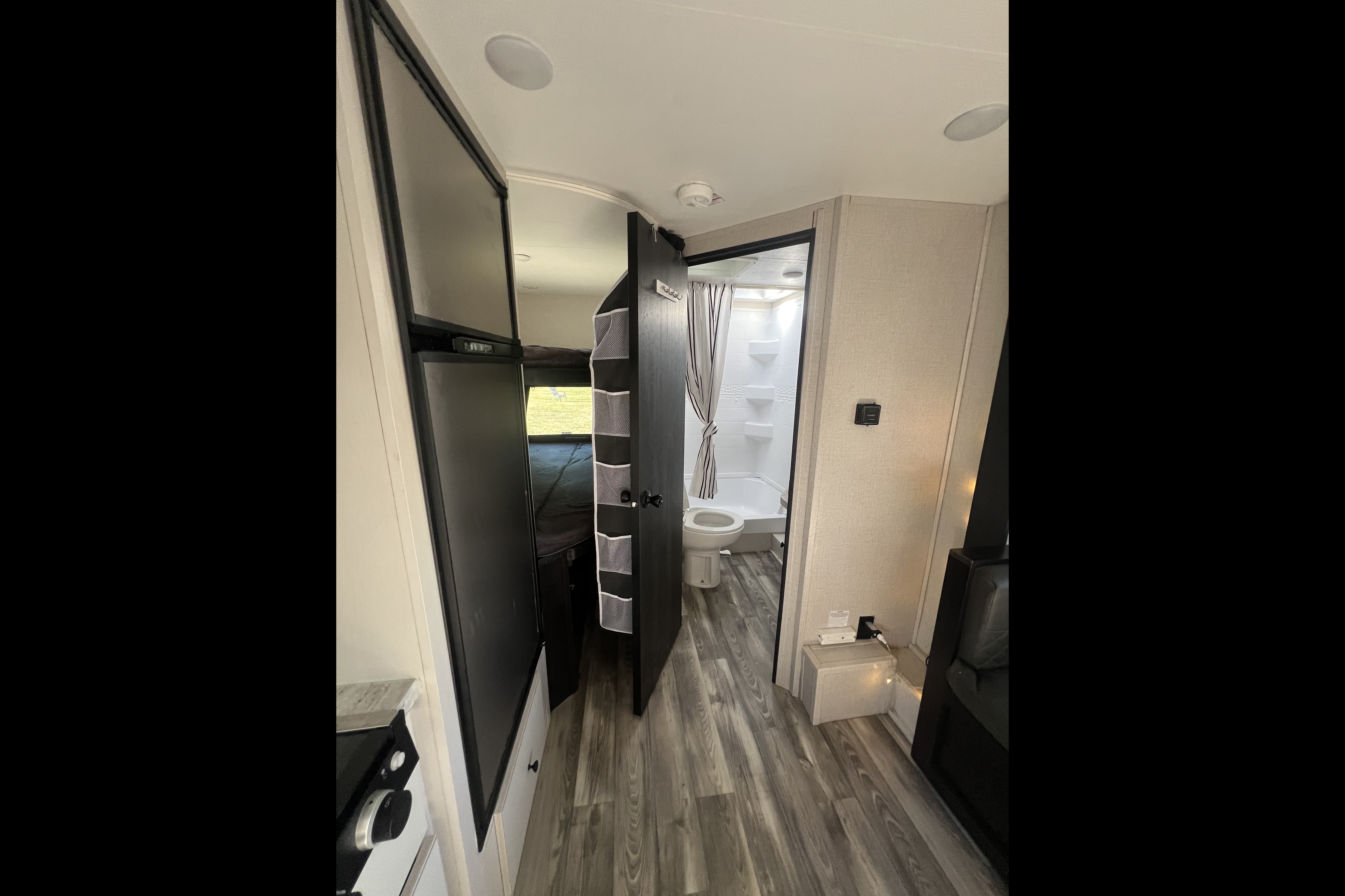 Oleg's Highland Ridge RV 19 MBH Travel Trailer