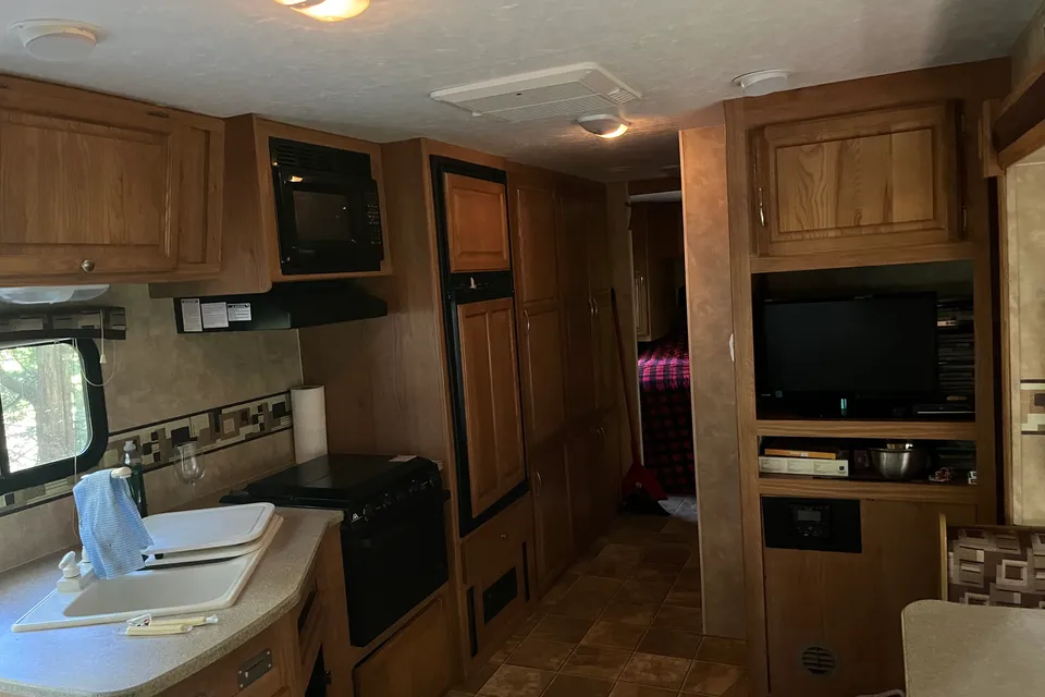 The Red’s Jay Feather Lite Travel Trailer