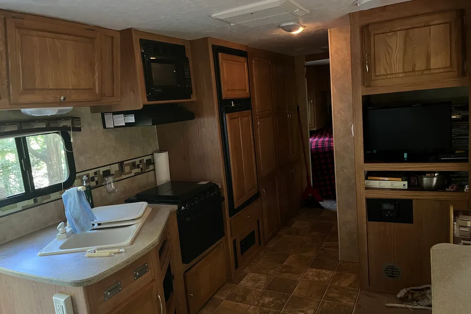 The Red’s Jay Feather Lite Travel Trailer