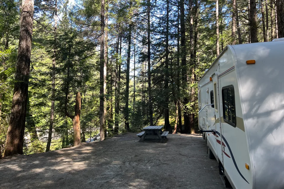 The Red’s Jay Feather Lite Travel Trailer