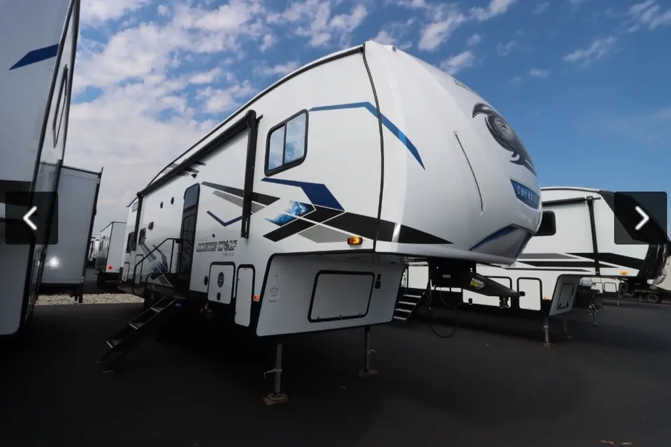 2024 Forest River Cherokee Arctic Wolf 287BH F