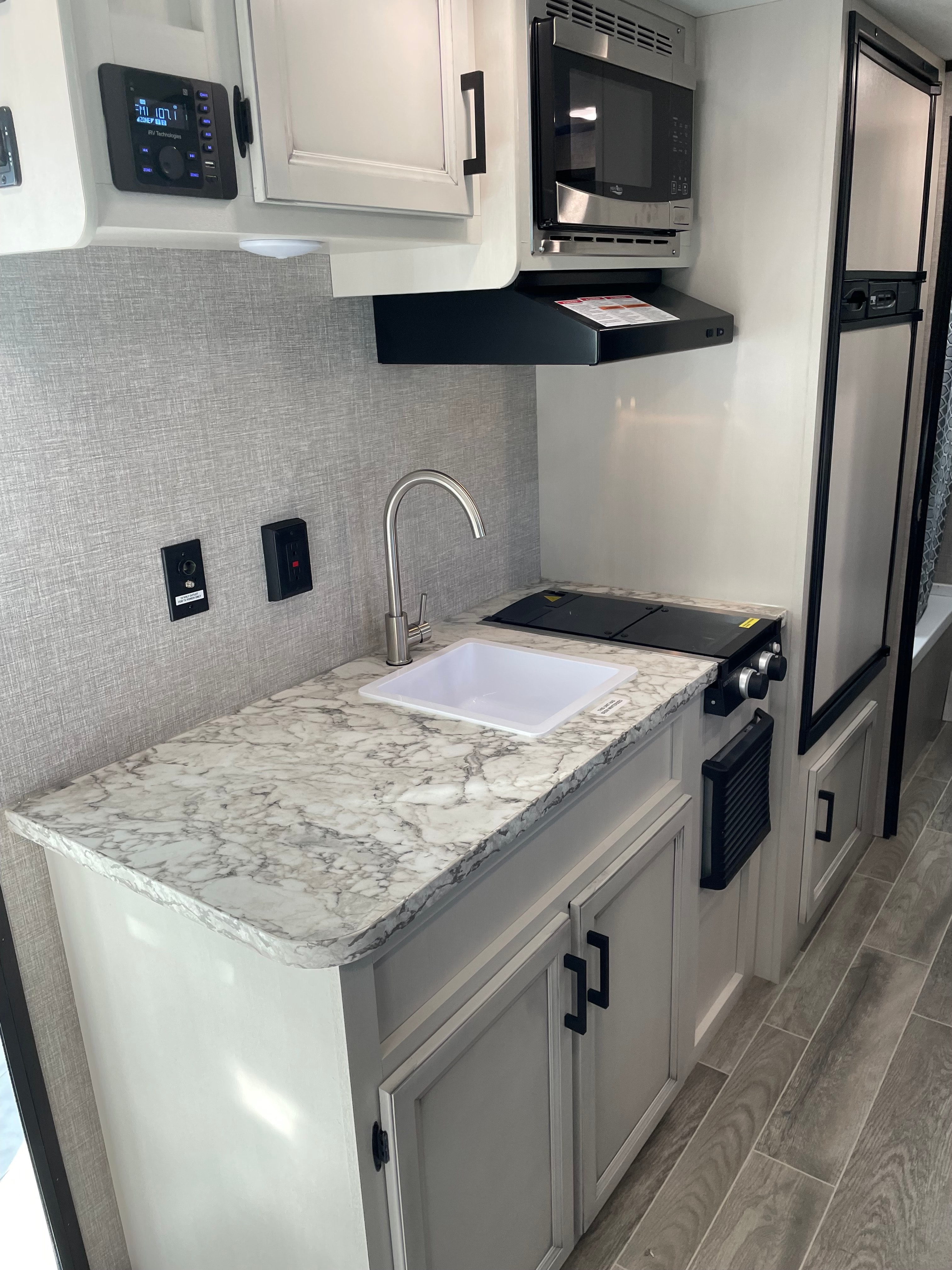 Rob and Samantha’s Jayco 184BS Travel Trailer