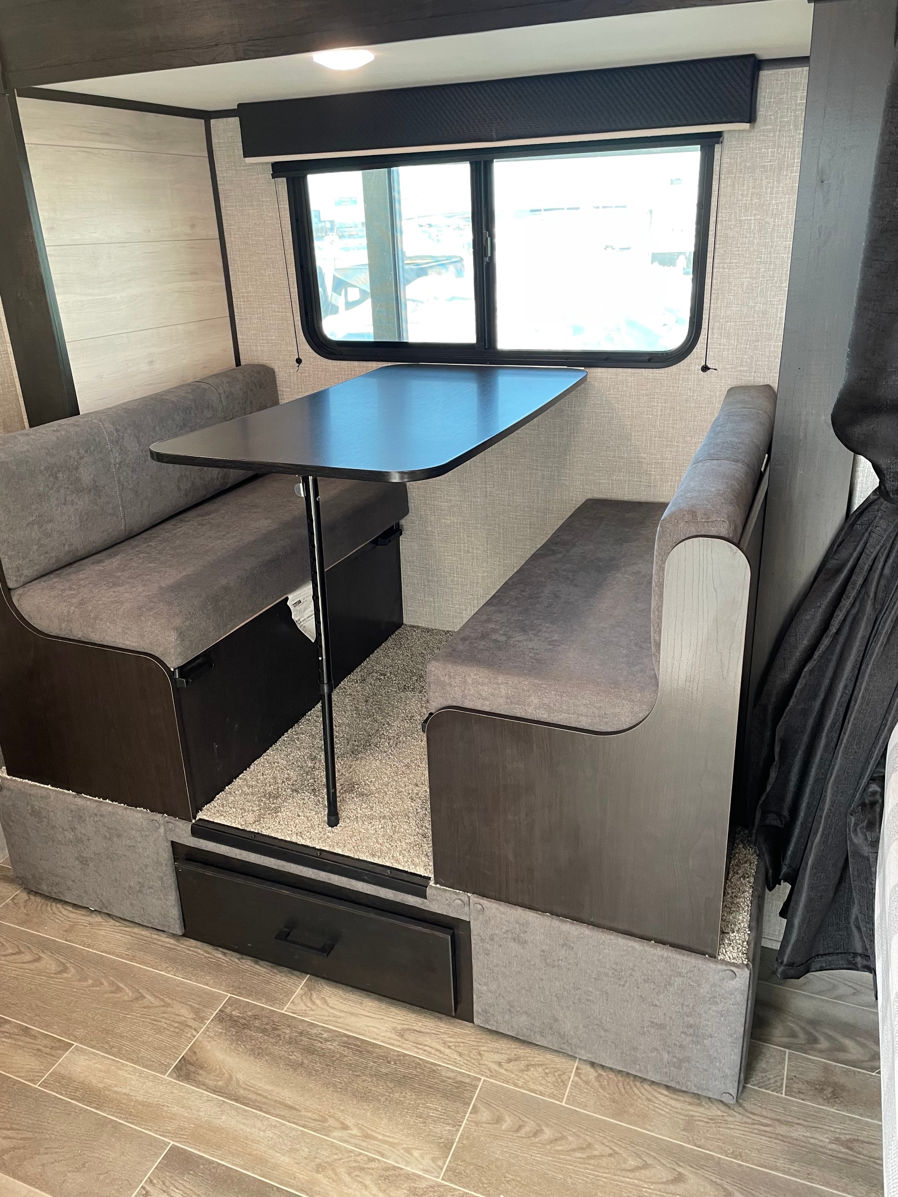 Rob and Samantha’s Jayco 184BS Travel Trailer