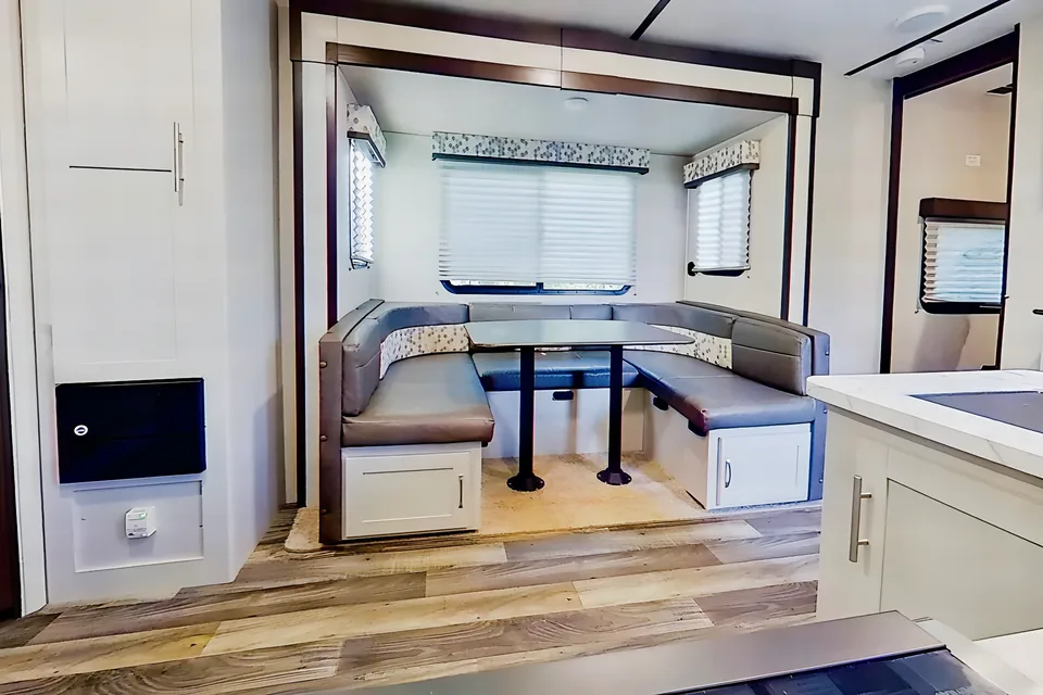 Coonhound Keystone Bullet 243BHS Travel Trailer