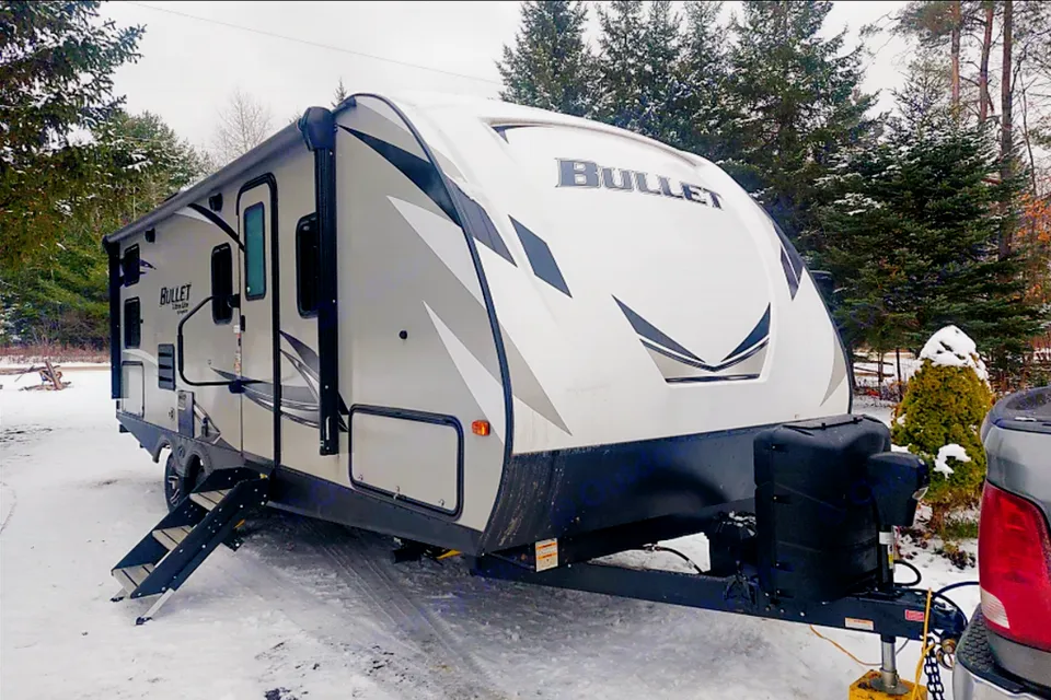 Coonhound Keystone Bullet 243BHS Travel Trailer