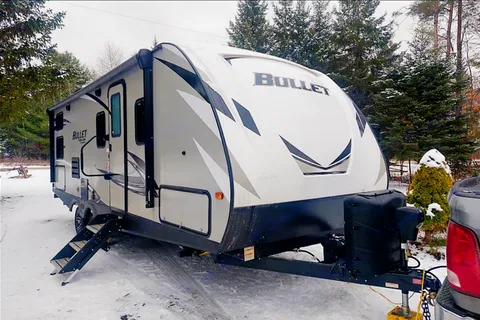Coonhound Keystone Bullet 243BHS Travel Trailer