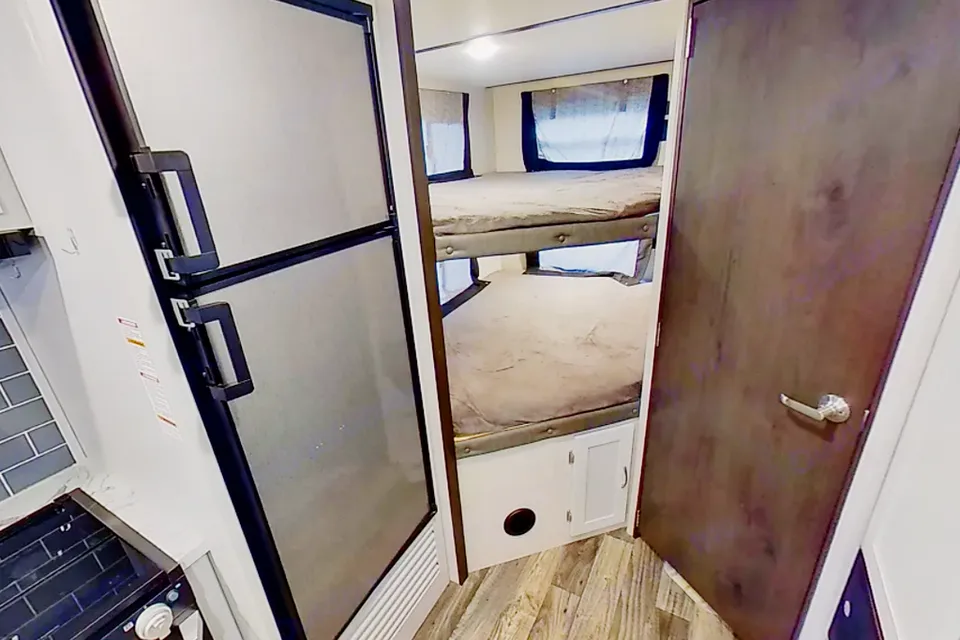 Coonhound Keystone Bullet 243BHS Travel Trailer