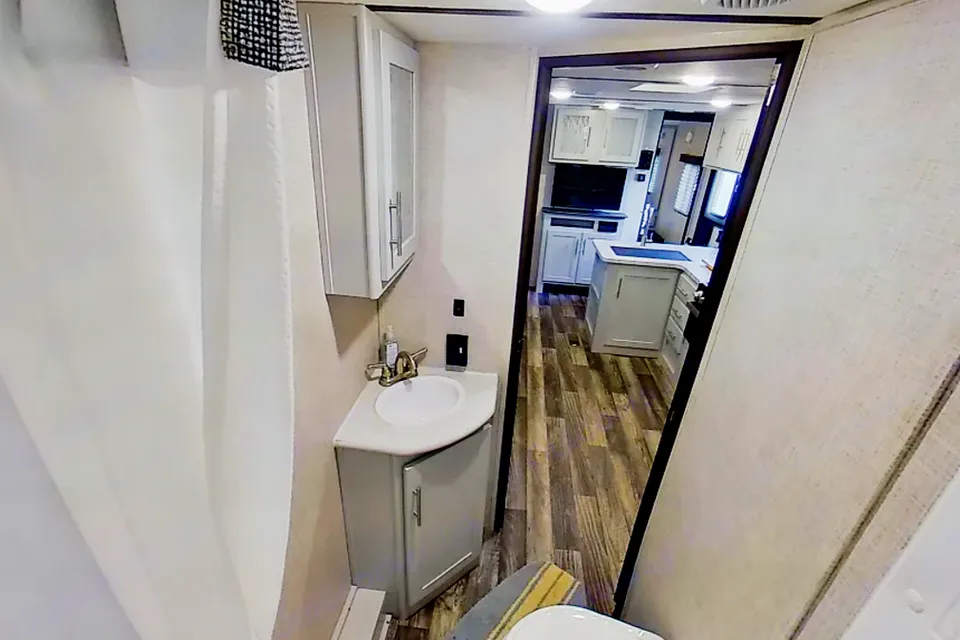 Coonhound Keystone Bullet 243BHS Travel Trailer