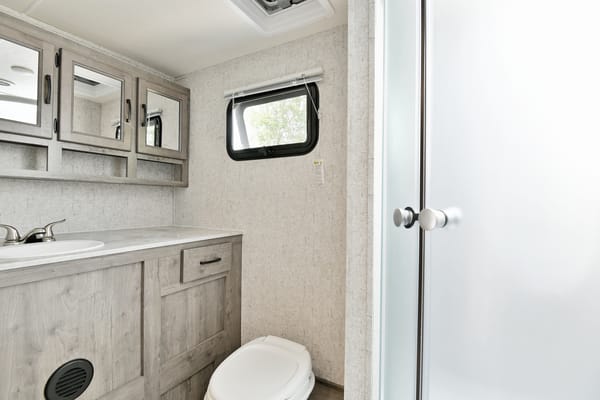Your Next Great Escape! 2020 Coachmen Apex Ultra lite