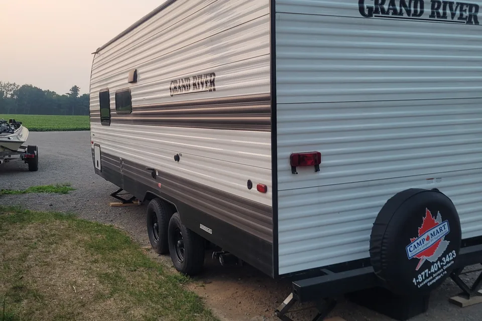 tim's Grand River 25bh Travel Trailer