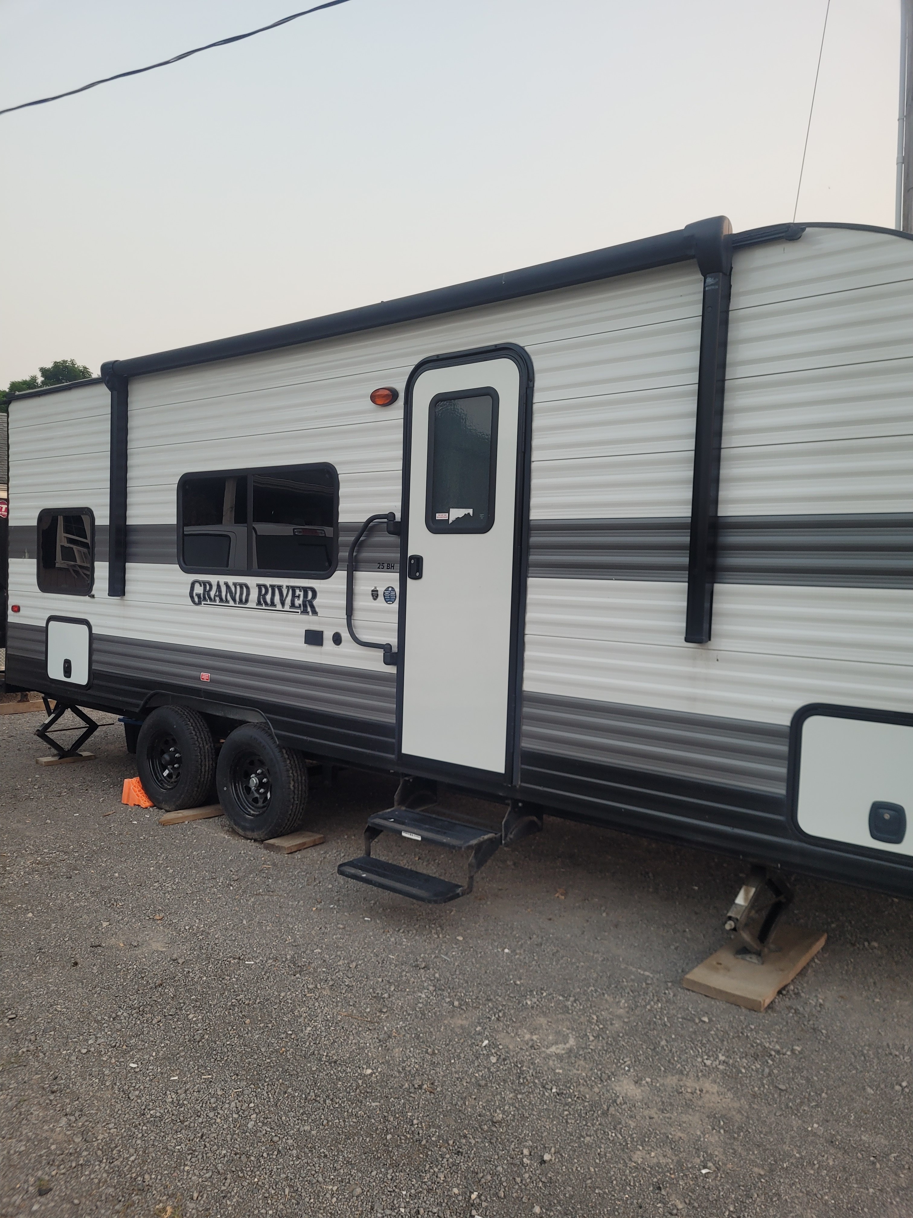 tim's Grand River 25bh Travel Trailer