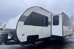 Platinum Forest River Wildwood X-Lite 273QBXLX Travel Trailer