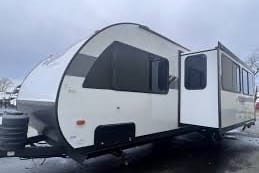Platinum Forest River Wildwood X-Lite 273QBXLX Travel Trailer