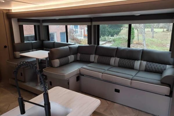 Platinum Forest River Wildwood X-Lite 273QBXLX Travel Trailer