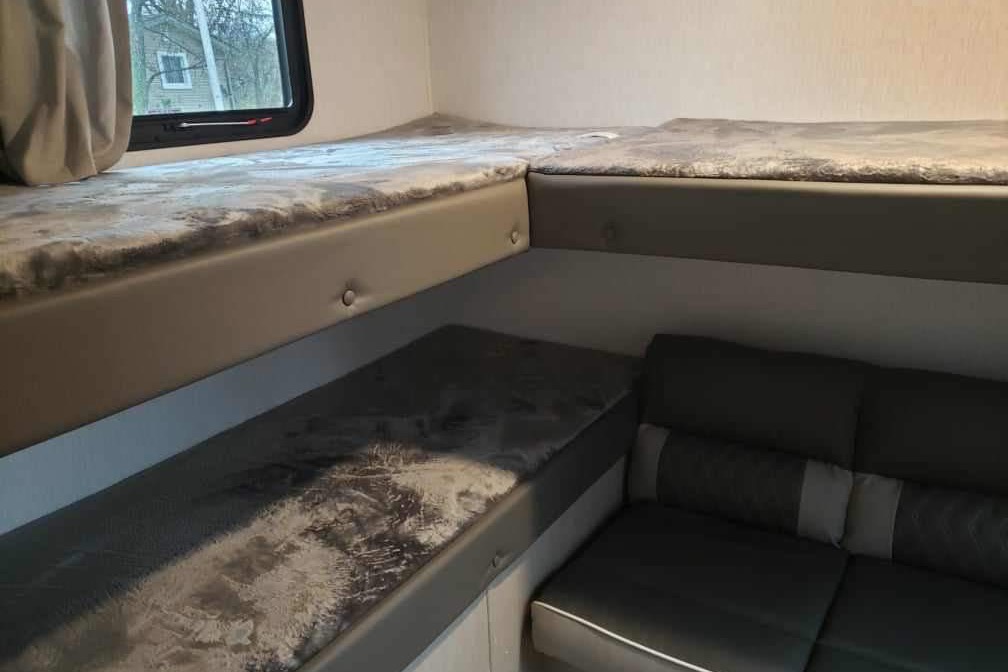 Platinum Forest River Wildwood X-Lite 273QBXLX Travel Trailer