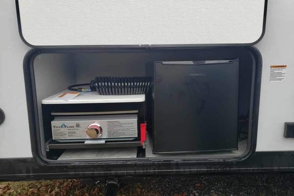 Platinum Forest River Wildwood X-Lite 273QBXLX Travel Trailer