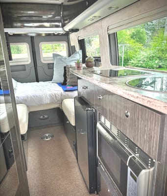 Ric Flairstream - Fully Camperised Mercedes Sprinter