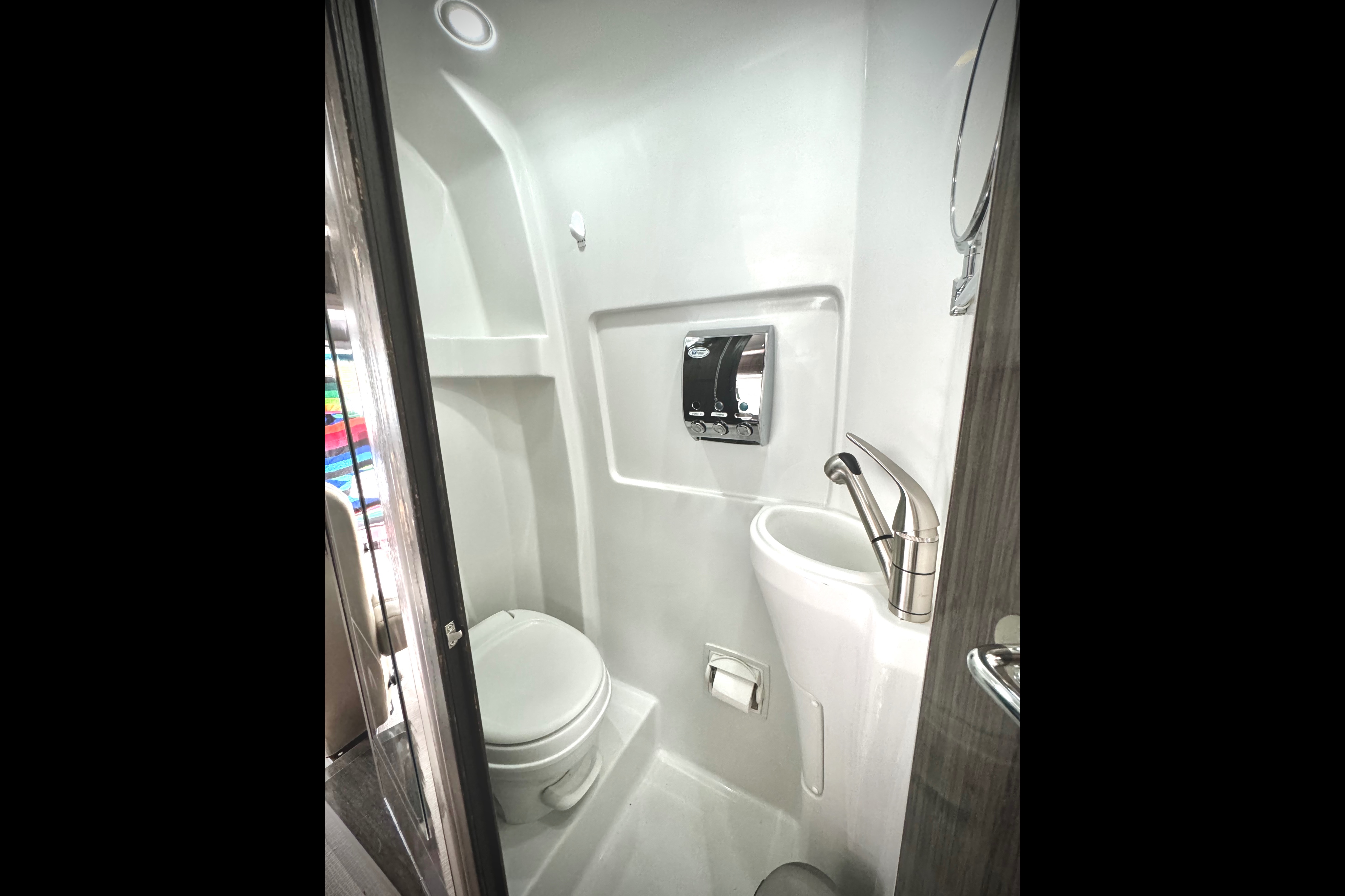 Ric Flairstream - Fully Camperized Mercedes Sprinter