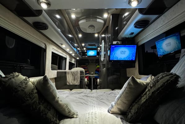 Ric Flairstream - Fully Camperised Mercedes Sprinter