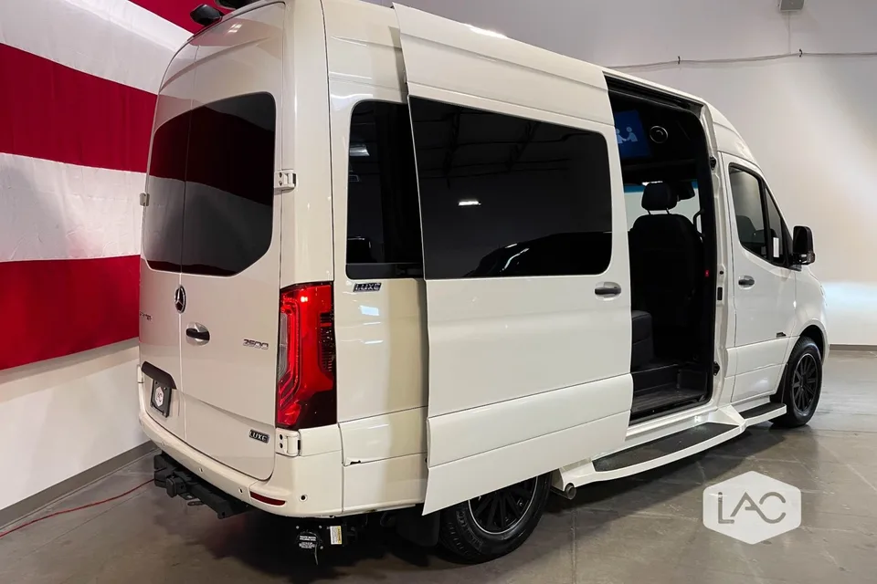 NEW! 2024 Mercedes Benz Luxe Cruiser w/ Bathroom!