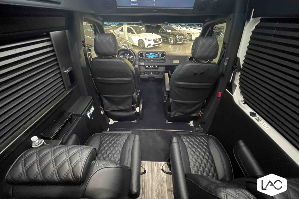 NEW! 2024 Mercedes Benz Luxe Cruiser w/ Bathroom!