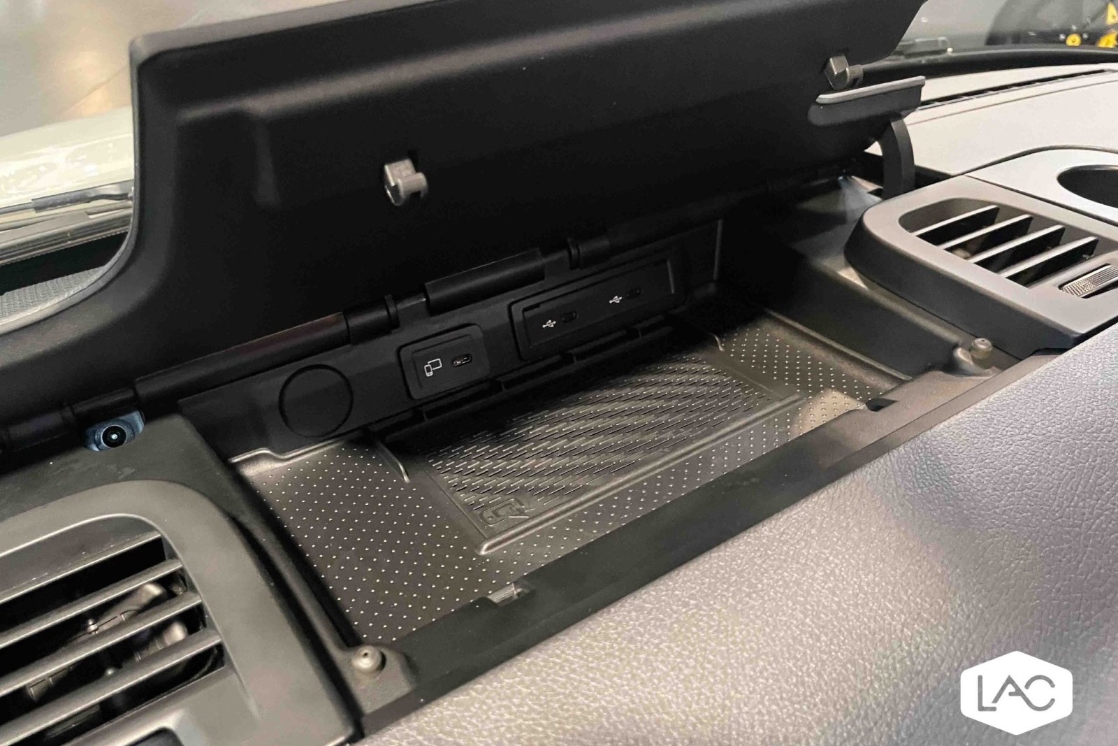 NEW! 2024 Mercedes Benz Luxe Cruiser w/ Bathroom!