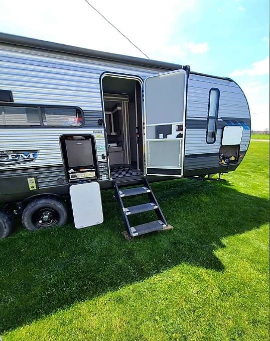 Fireside RV's 2021 Forest River Salem 26DBUD Bunkhouse - LMI1588 *