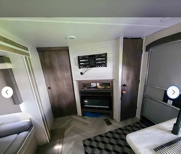 Fireside RV's 2021 Forest River Salem 26DBUD Bunkhouse - LMI1588 *