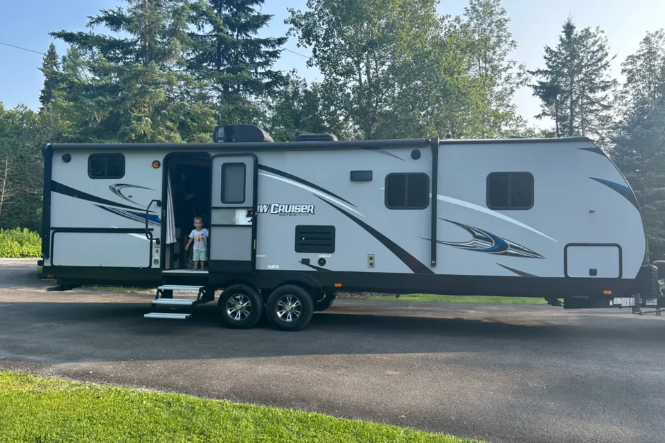 Melly's Shadow Shadow Cruiser Travel Trailer