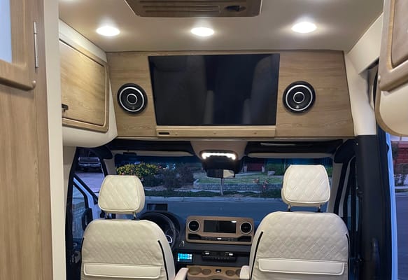 Native Adventures 2022 Luxury Sprinter