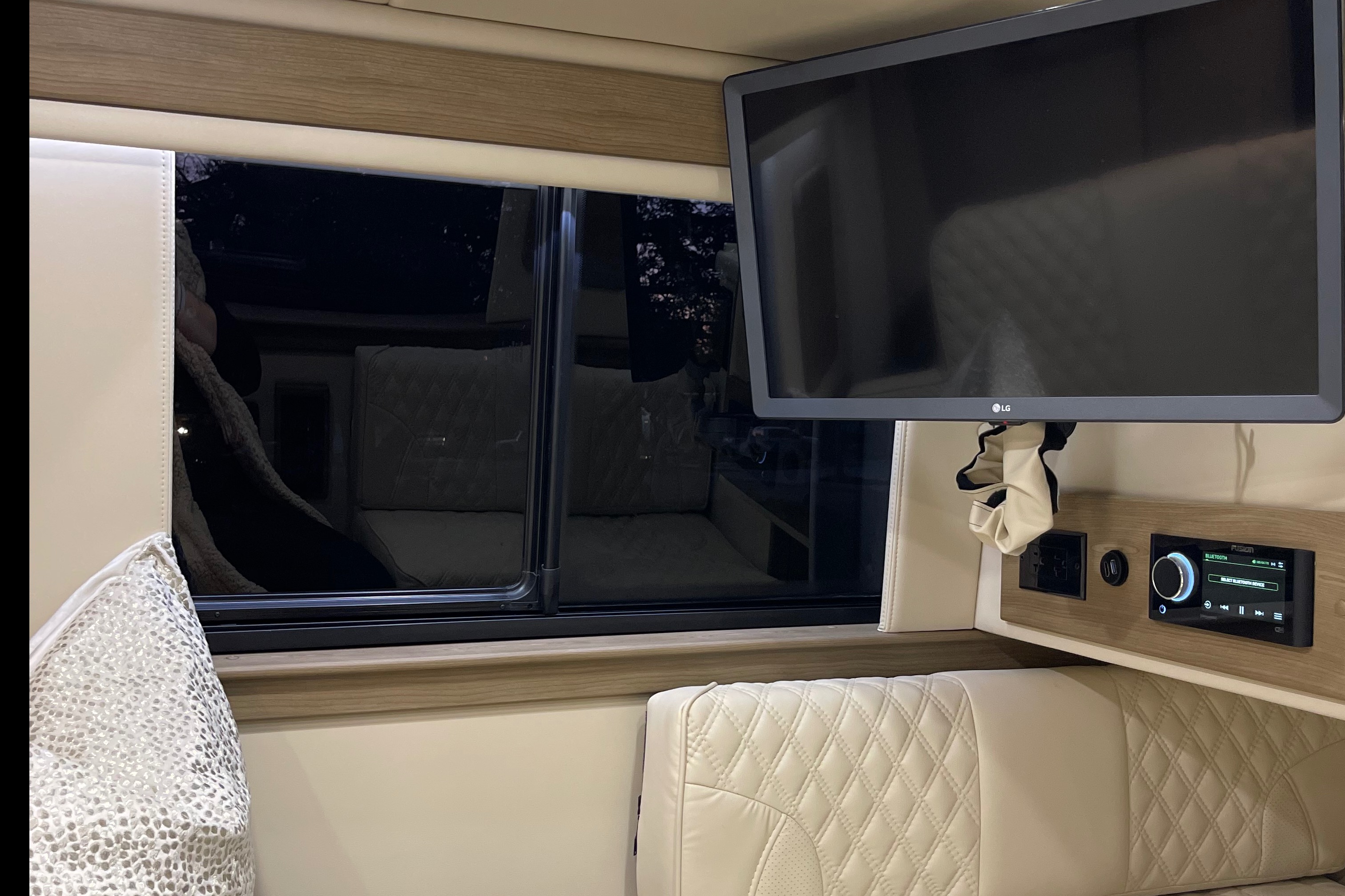 Native Adventures 2022 Luxury Sprinter
