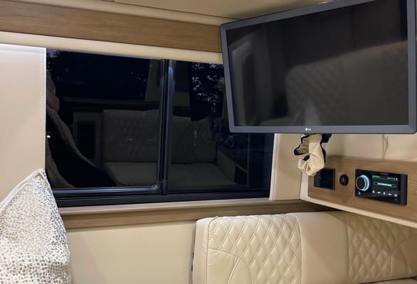 Native Adventures 2022 Luxury Sprinter