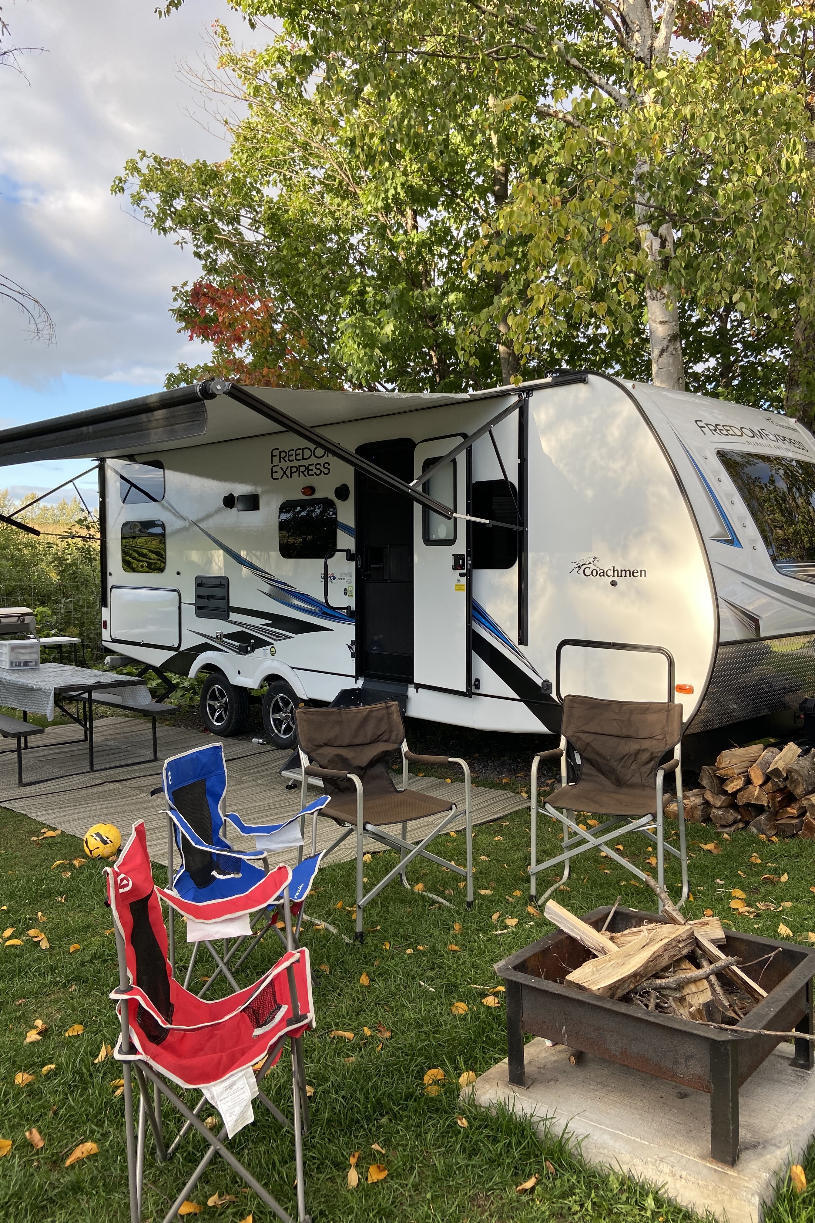 Coachmen Freedom Express 257 BHS - La famille Imbeault