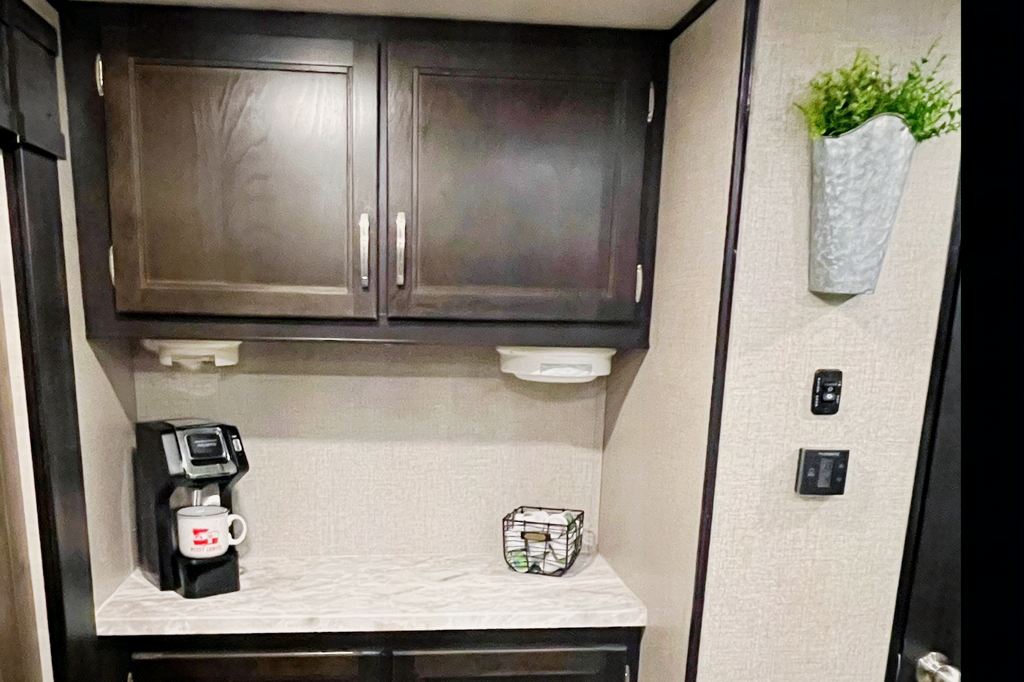 Jayco Travel Trailer 2/t bunk room and outdoor kitchen!