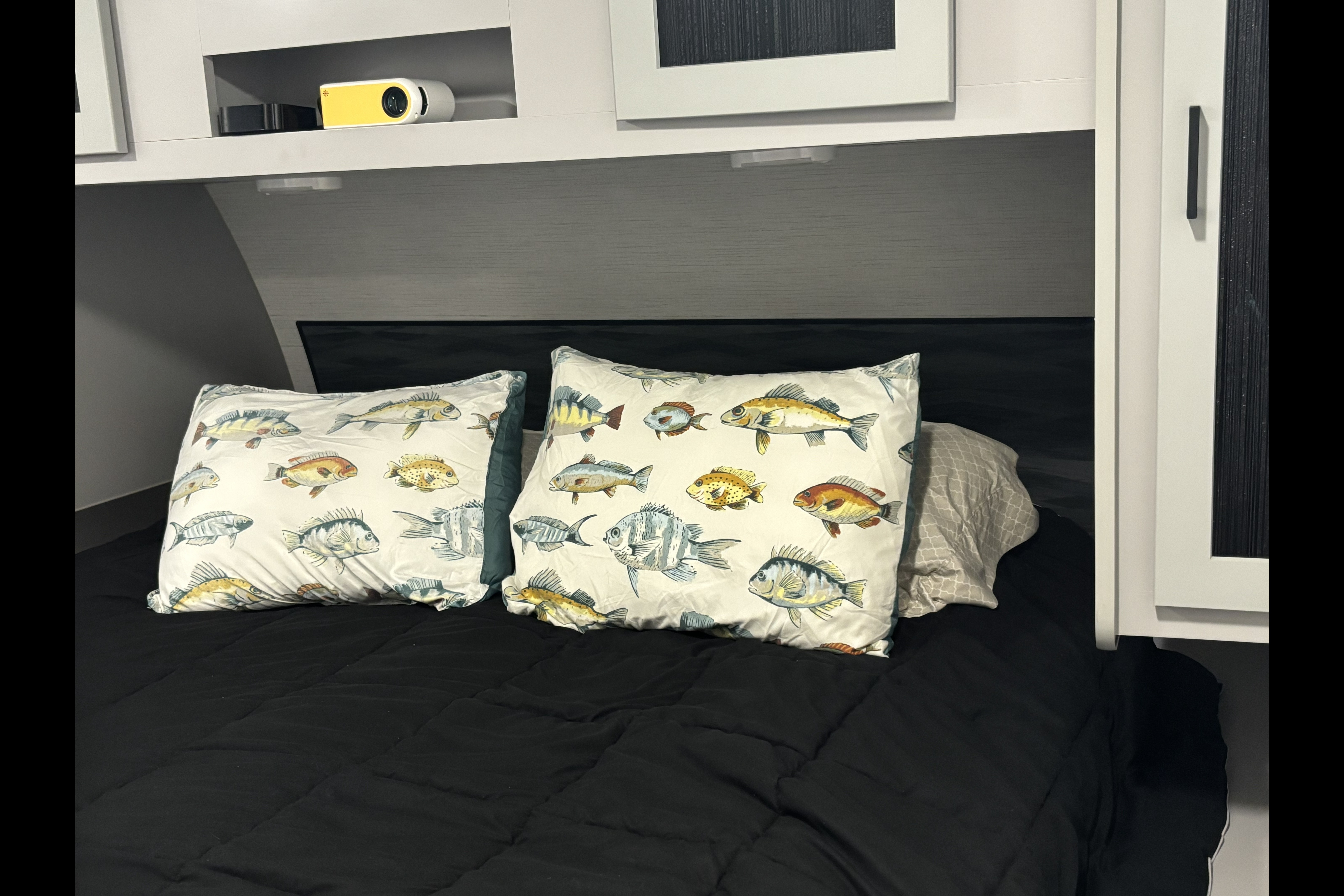 Sambolin Private King Bedroom Sleeps 5 Comfortably