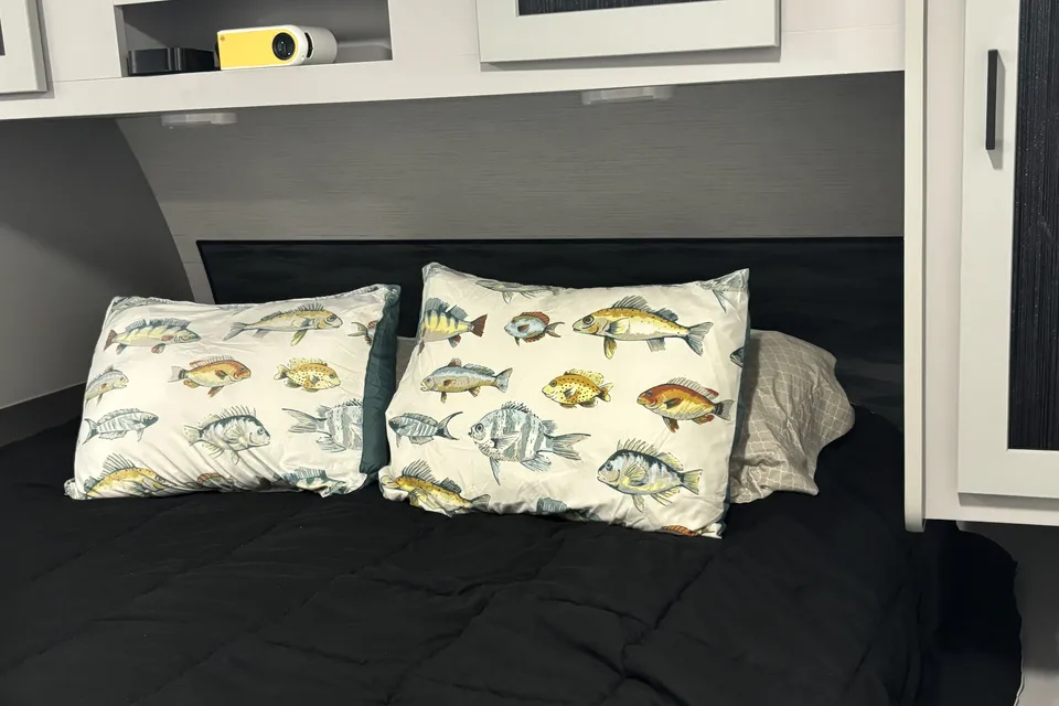 Sambolin Private King Bedroom Sleeps 5 Comfortably