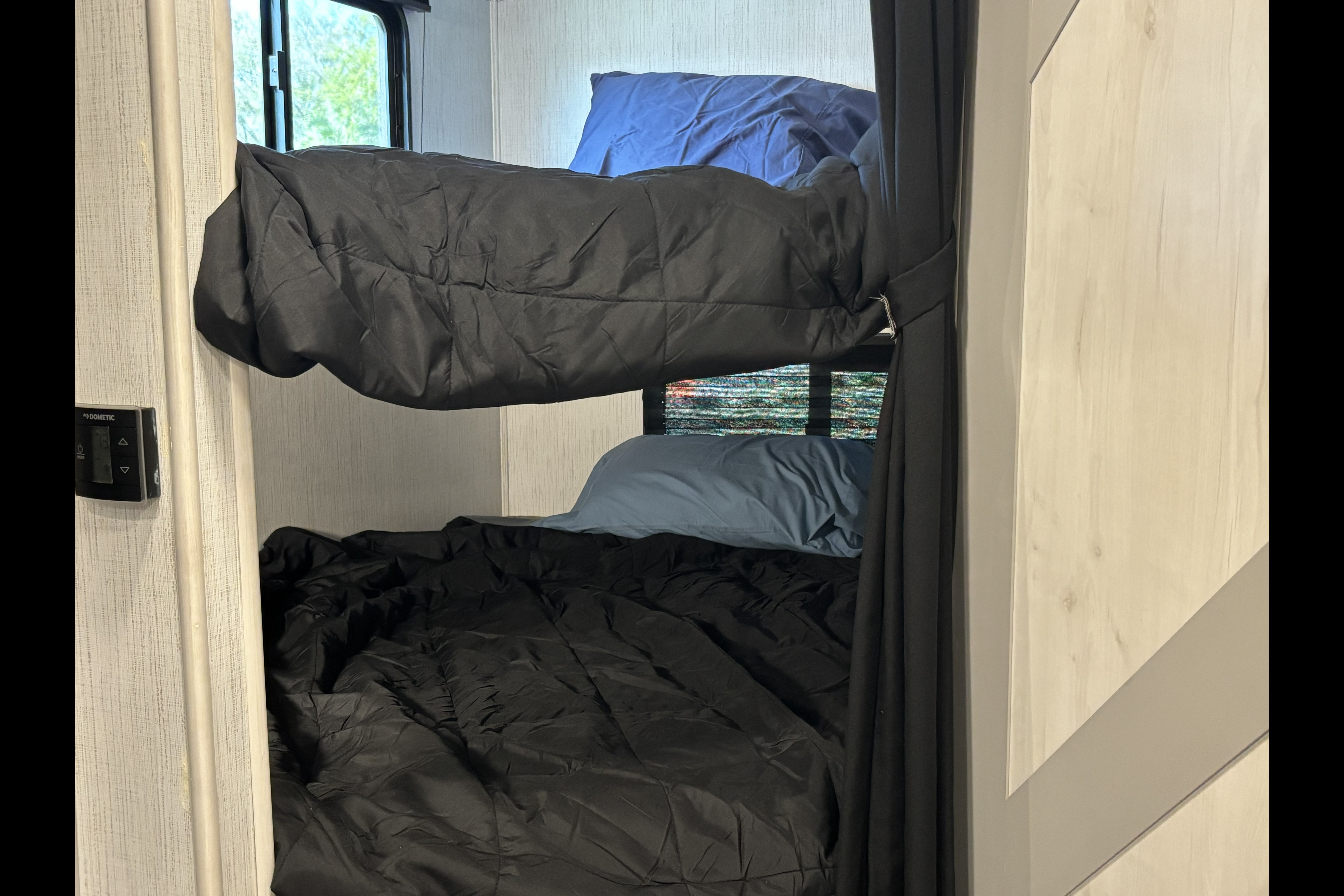 Sambolin Private King Bedroom Sleeps 5 Comfortably