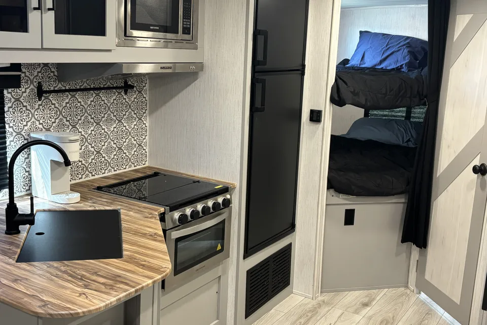 Sambolin Private King Bedroom Sleeps 5 Comfortably