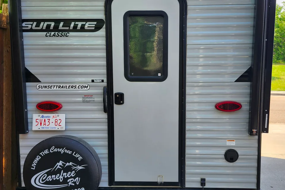 Jackie's Sunset Park RV Sunlite16Bh Travel Trailer