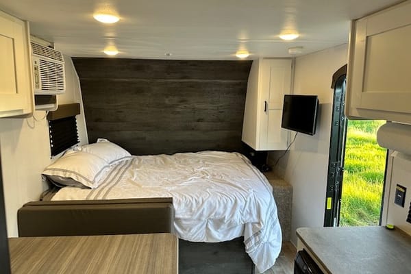 Andre's Keystone Hideout 175BH Travel Trailer