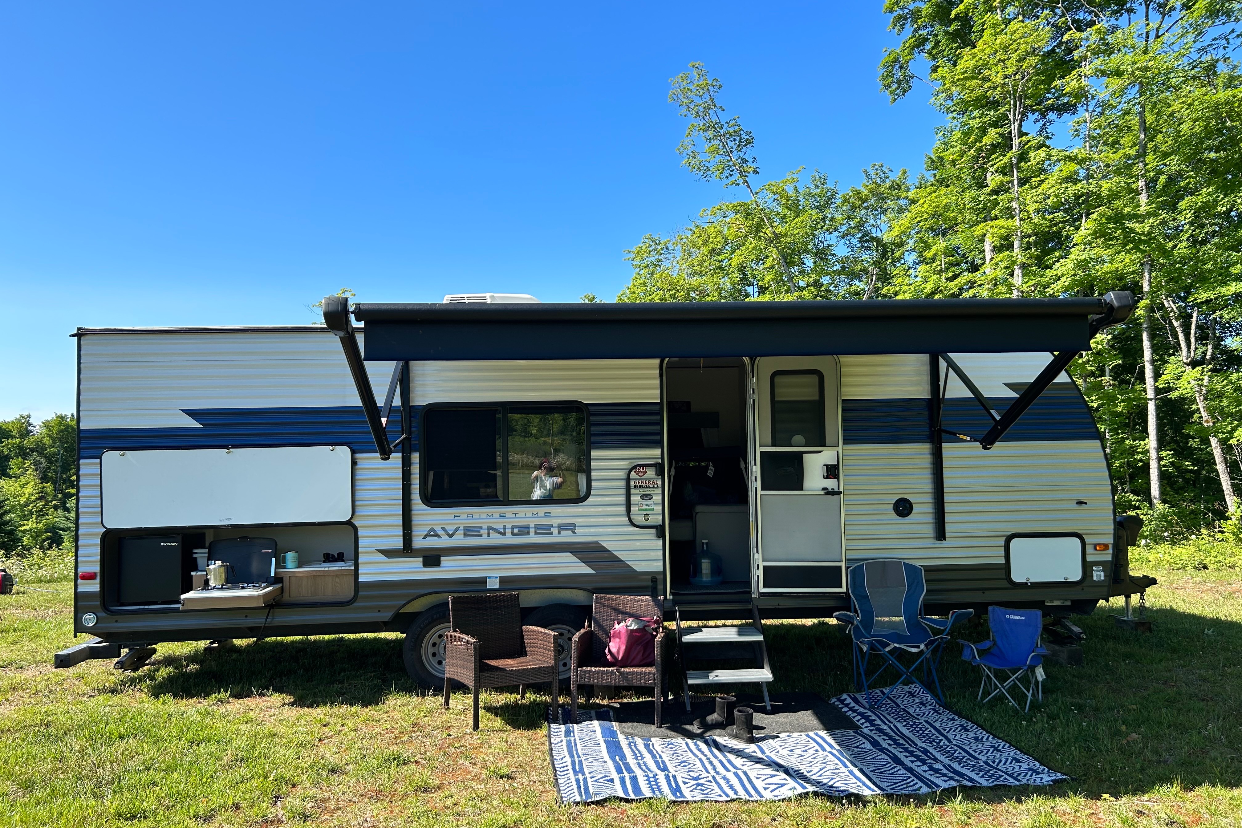 Julie's Prime Time Avenger 26bk Travel Trailer