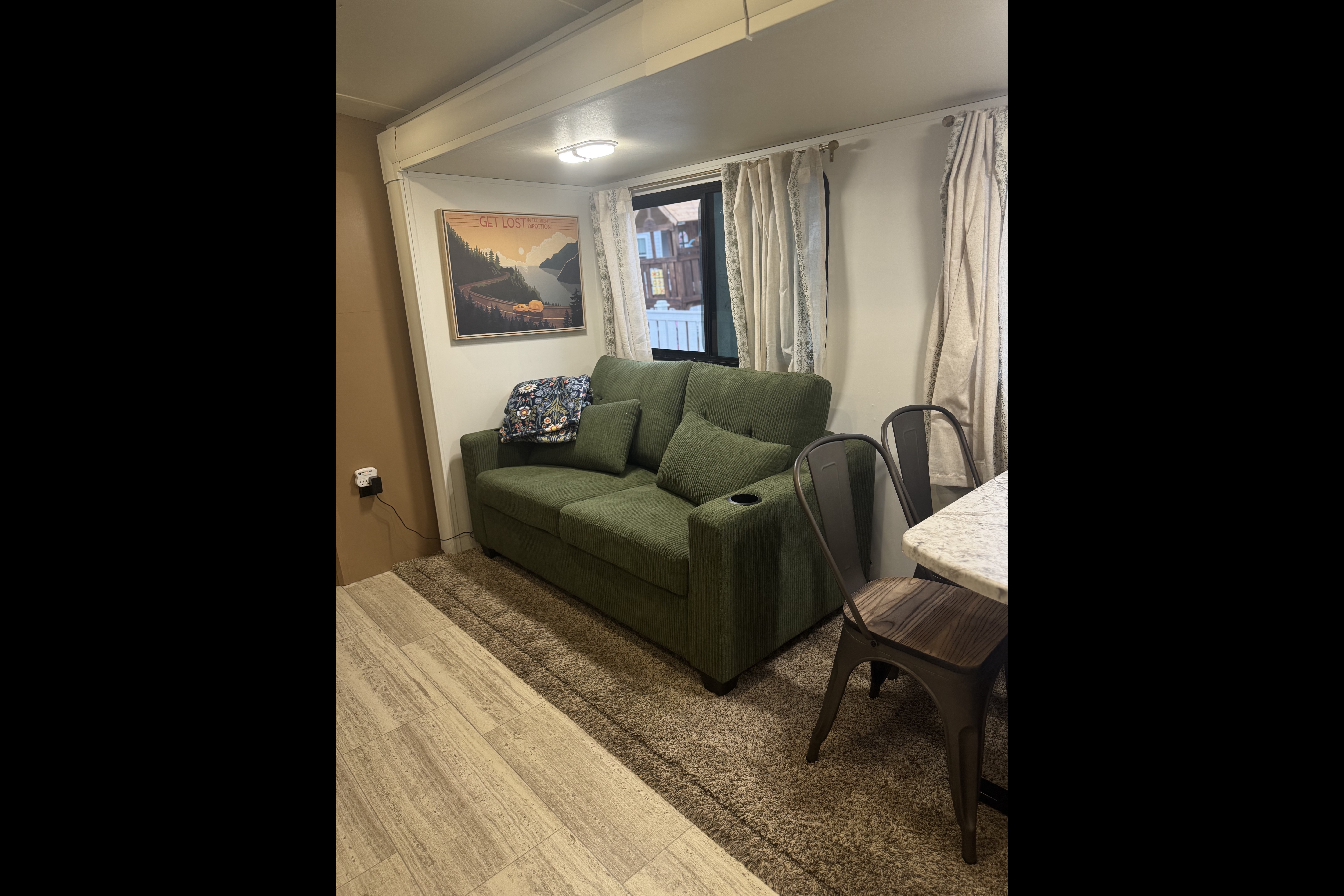 Adventure Awaits 2017 Grand Design Imagine 2800bh