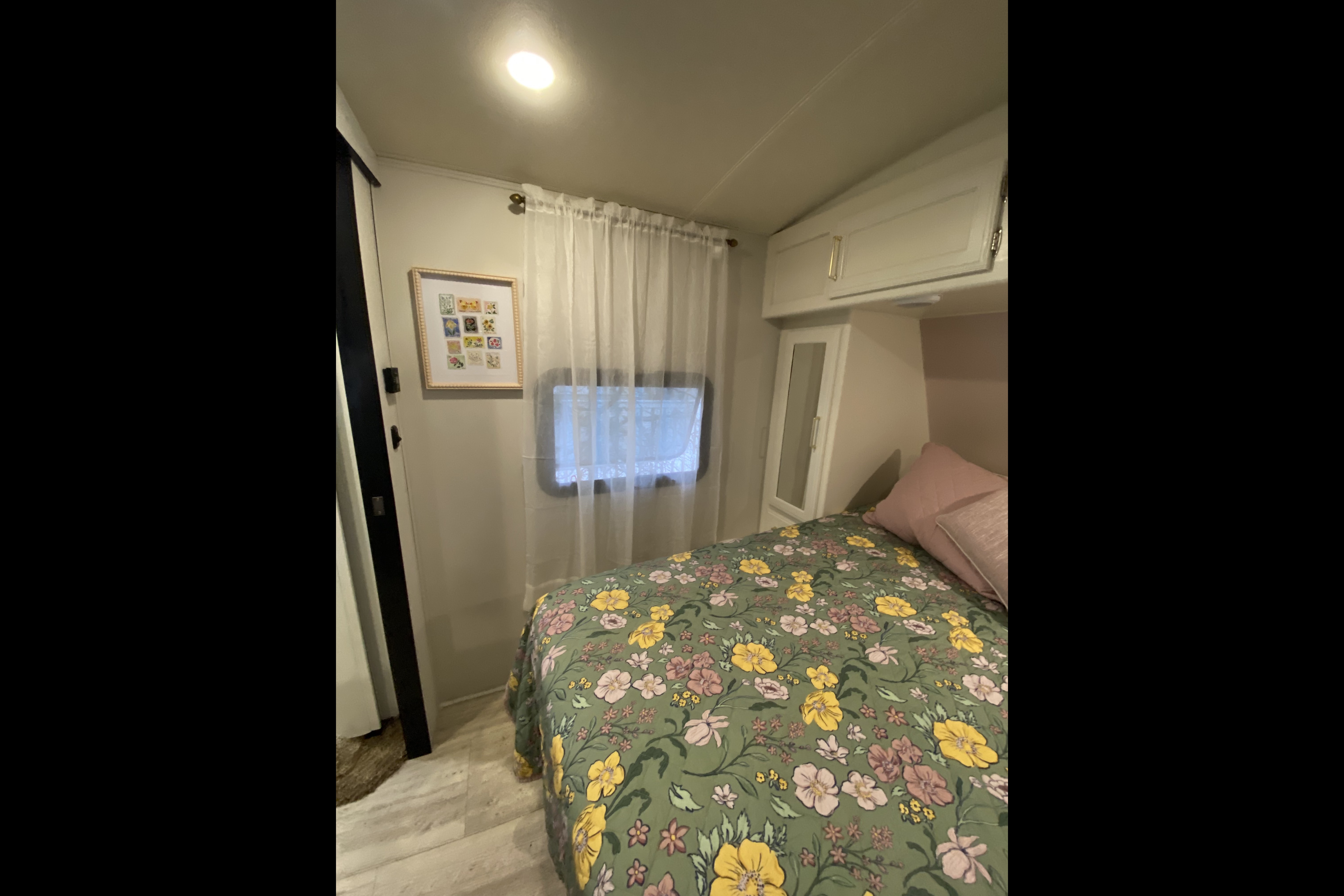 Adventure Awaits 2017 Grand Design Imagine 2800bh
