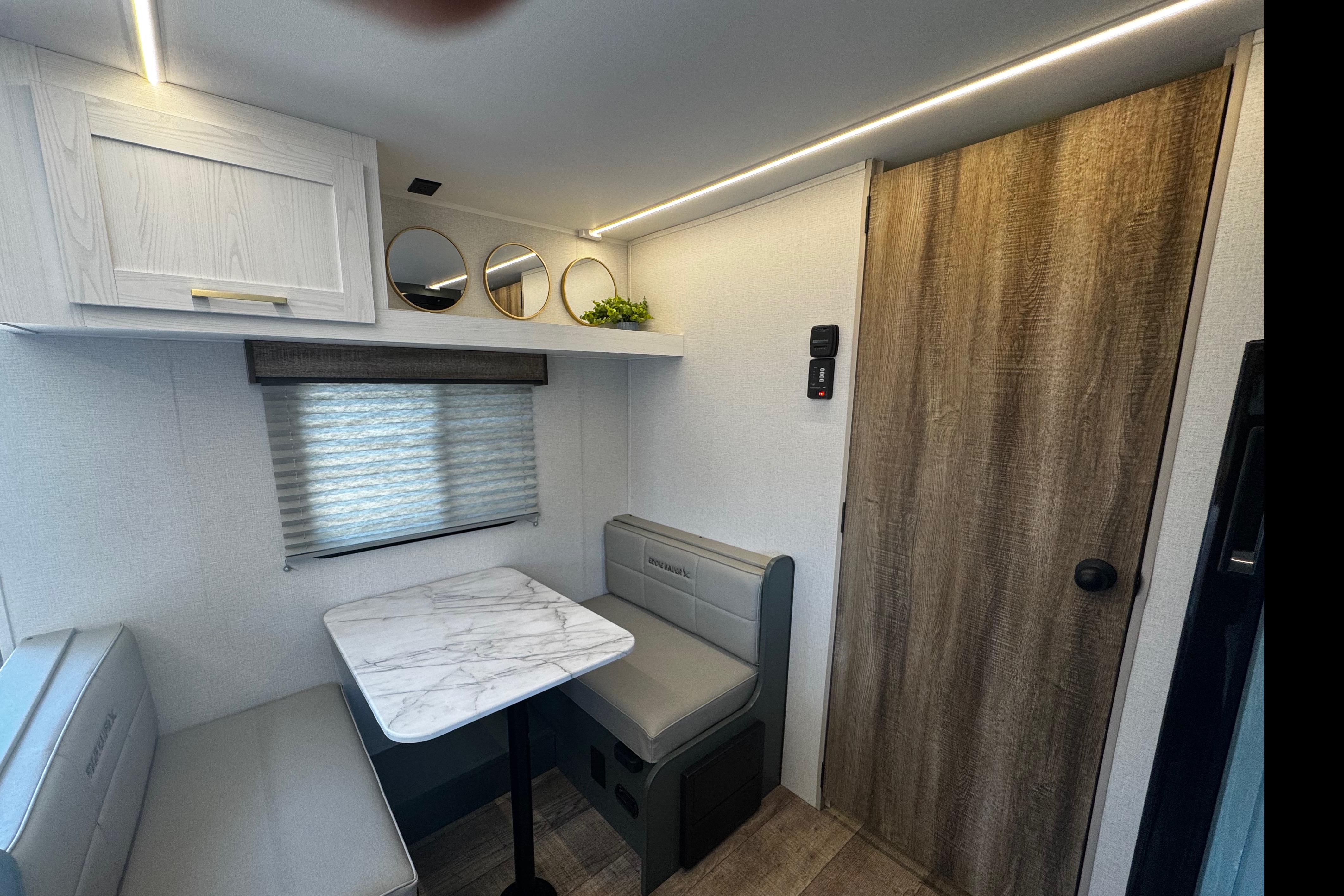 Couples Glamping Coach! (Free Napa or Sonoma Pick up)