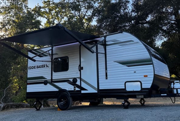 Couples Glamping Coach! (Free Napa or Sonoma Pick up)